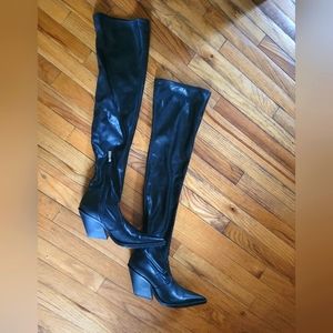 Preowned stretched  boot.